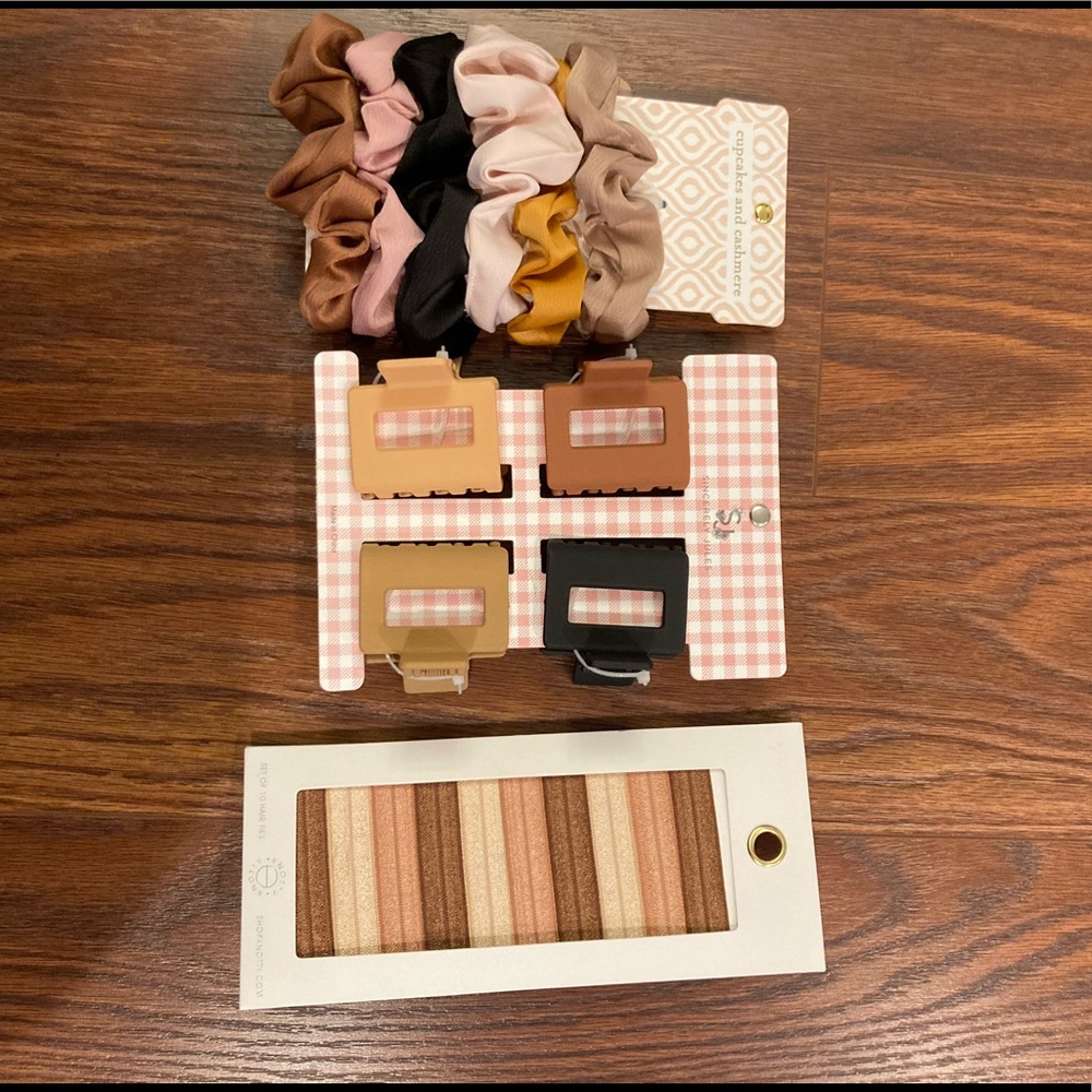 HAIR ACCESSORIES